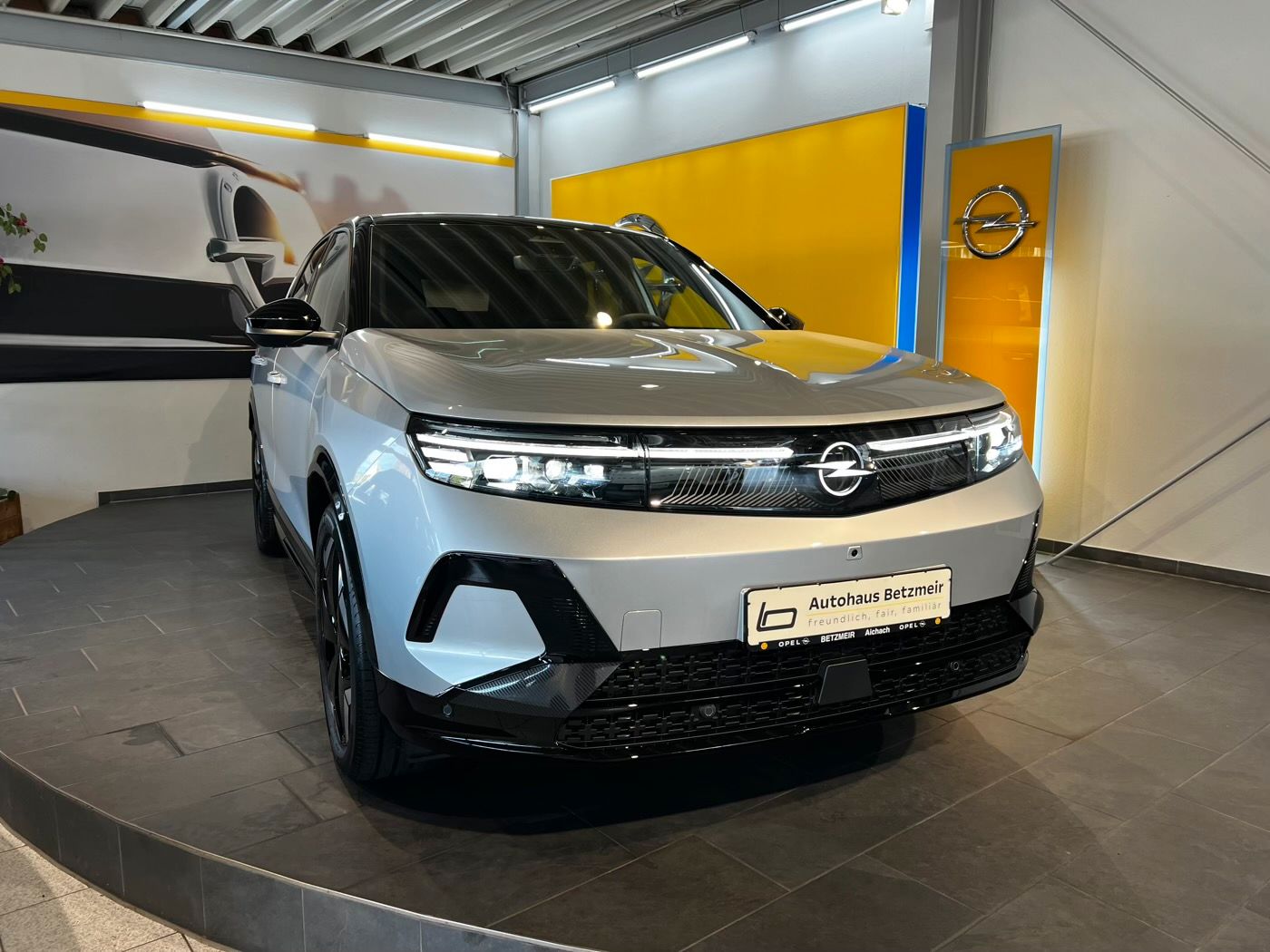 Opel Grandland Electric AWD Ultimate - 325 PS!
