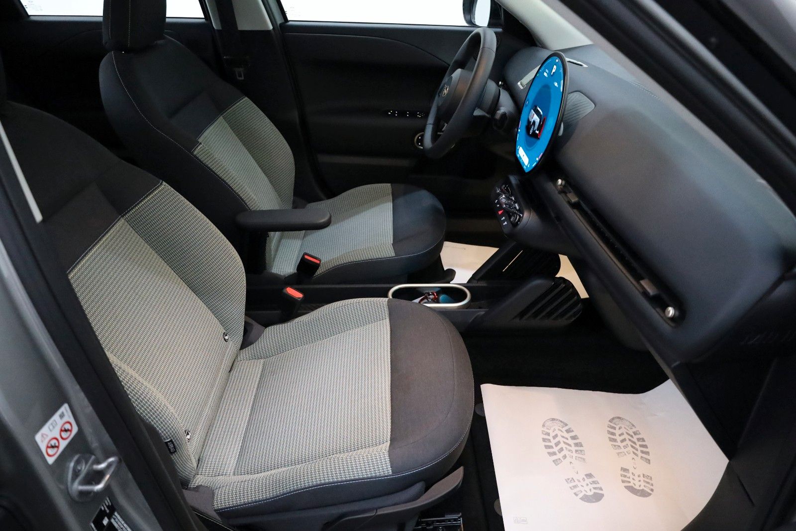 Fahrzeugabbildung MINI Aceman SE Essential Trim,LED,CarPlay,LED, 160kW!