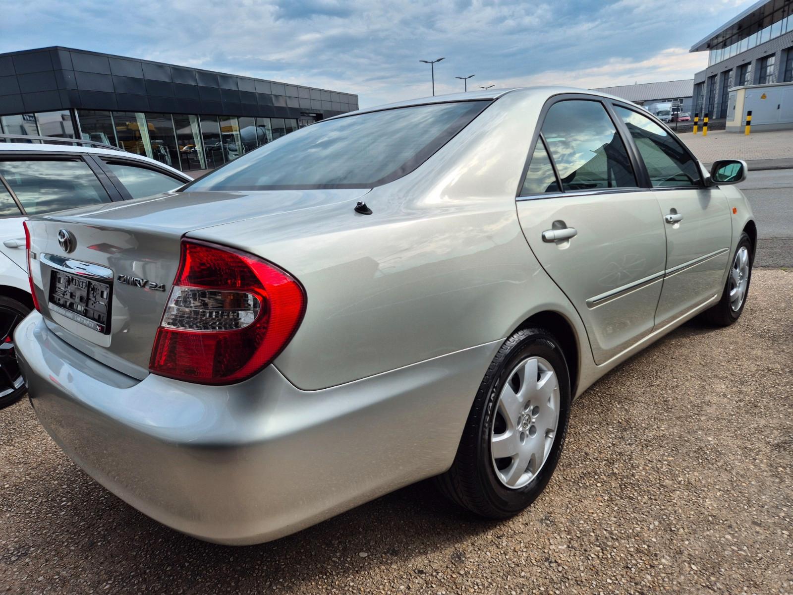 Toyota Camry 2.4 Auto