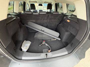 Ford Kuga - 12