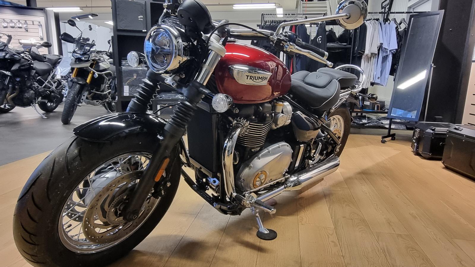 Triumph Speedmaster 2Stück vorhanden