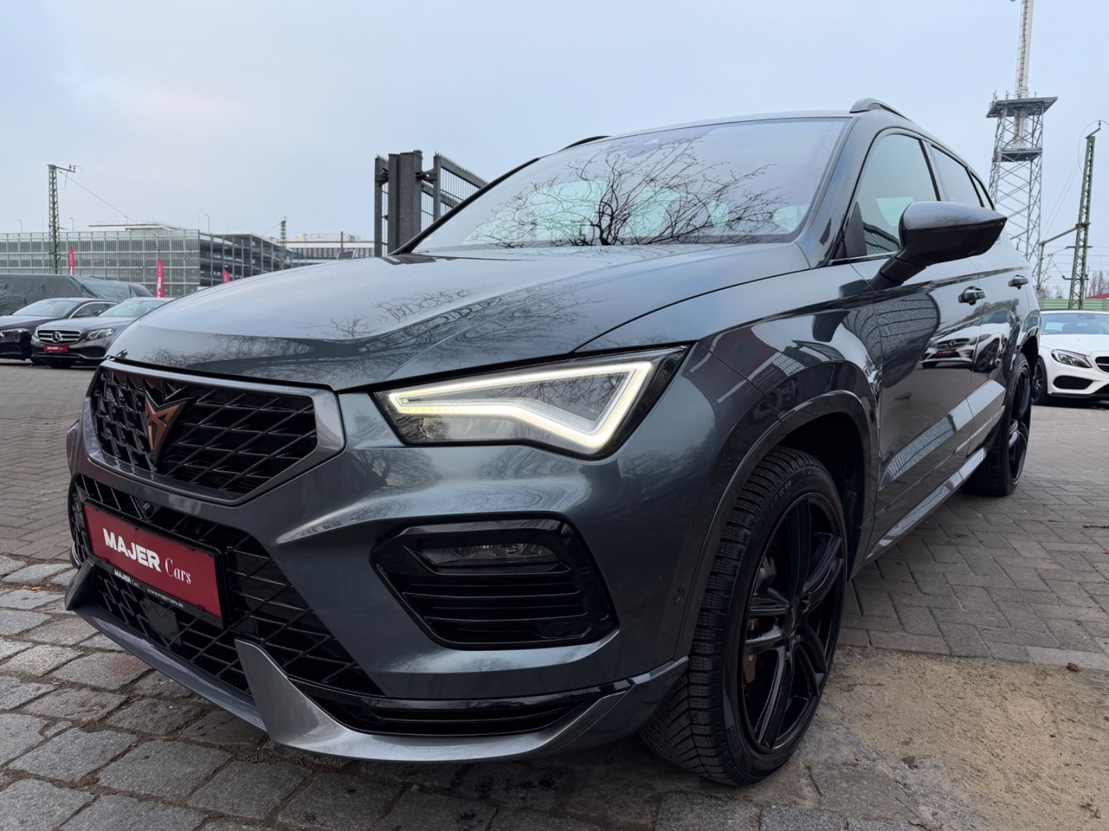Fahrzeugabbildung CUPRA Ateca 360*BREMBO*PANO*BEATSAUDIO*MEMORY*LED