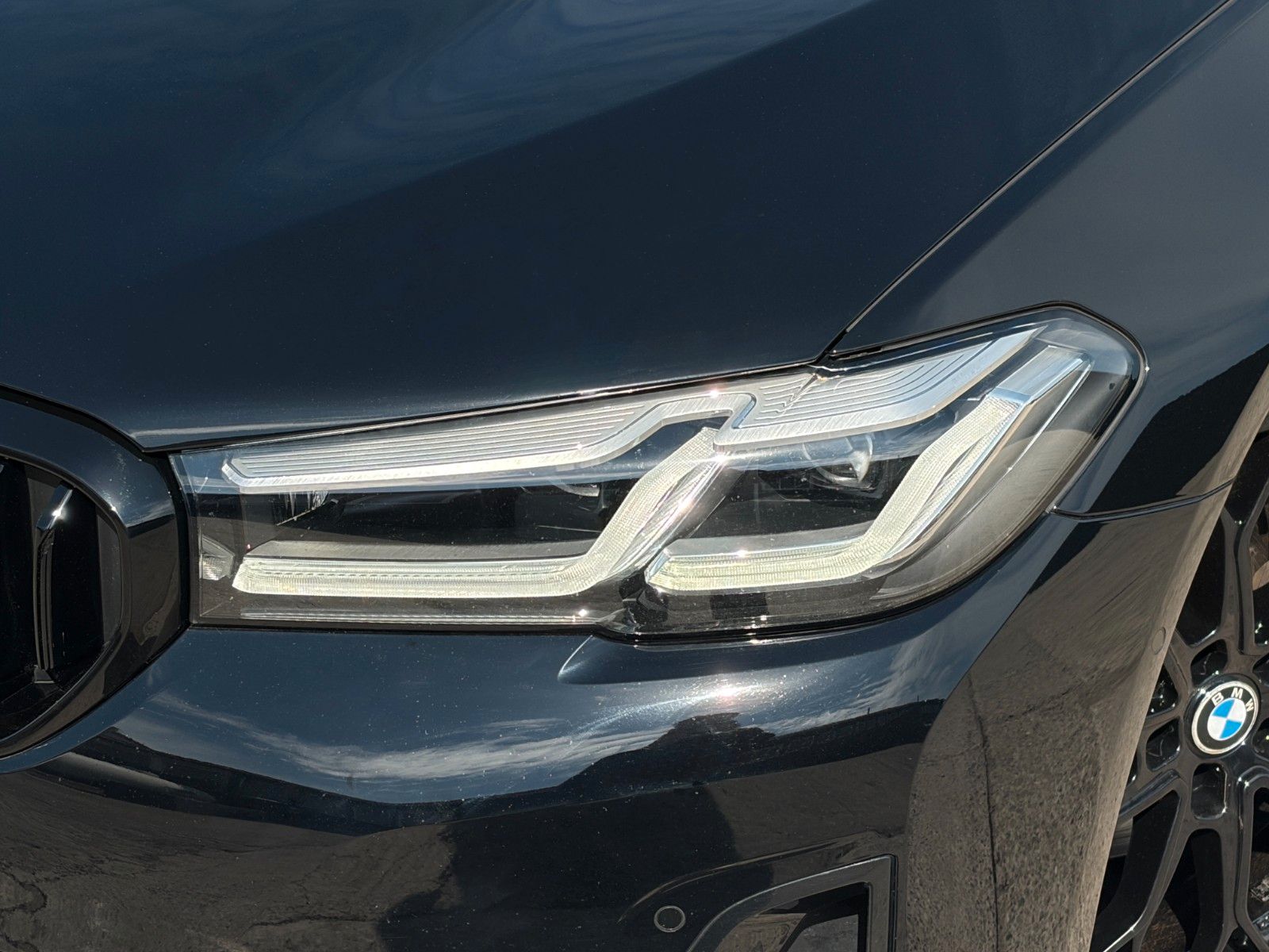 Fahrzeugabbildung BMW 540i Aut. Leder HuD Adap. LED CAM ACC H&K AHK