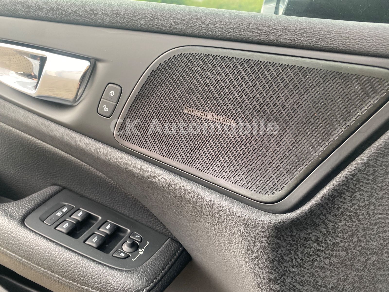 Fahrzeugabbildung Volvo V60 D4 CrossCountry Pro AWD/Navi/BLIS/Kamera/LED