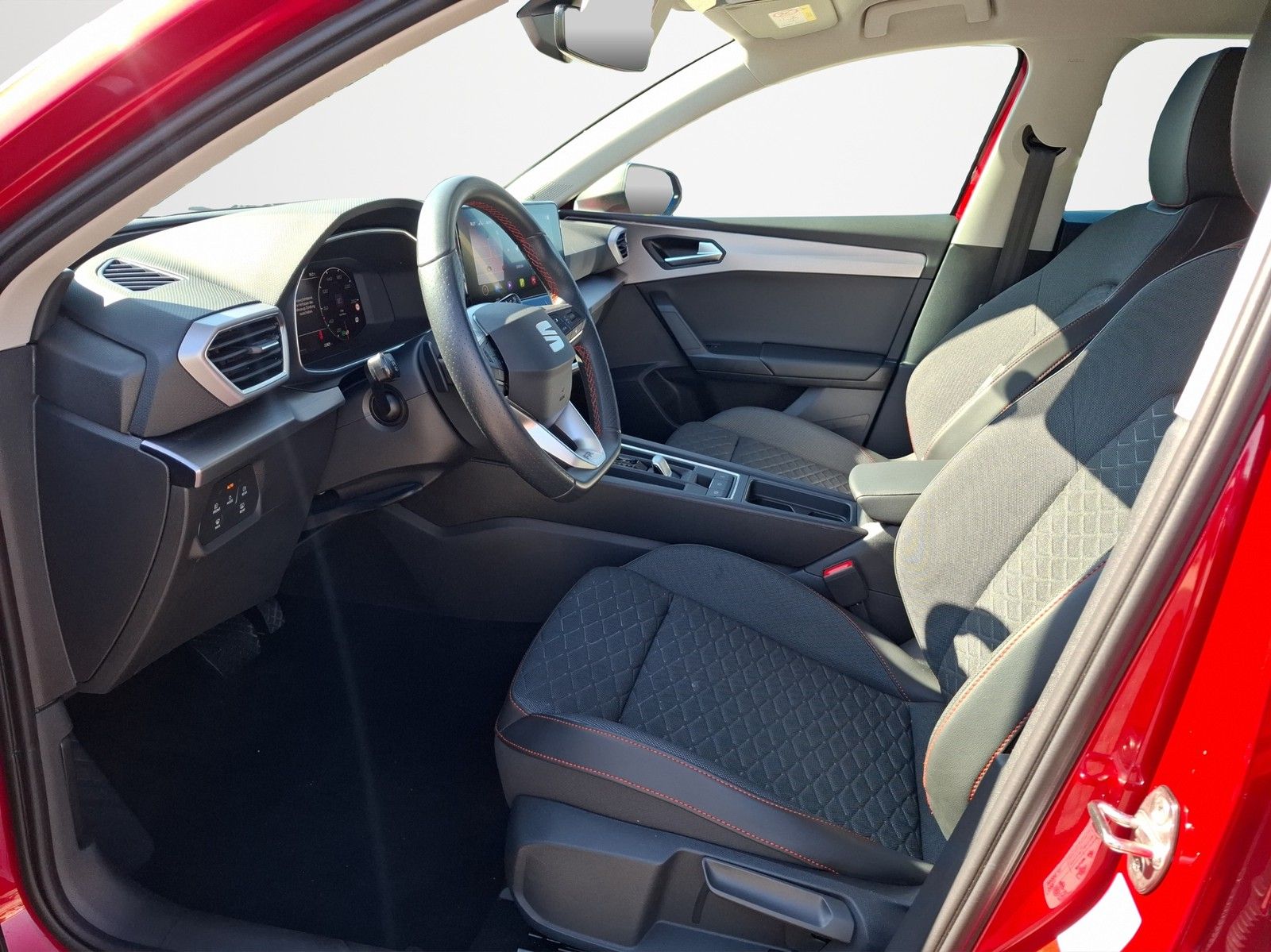 SEAT Leon FR 1.5 eTSI DSG / VOLL-LED / NAVI / SITZHEI - Image 9