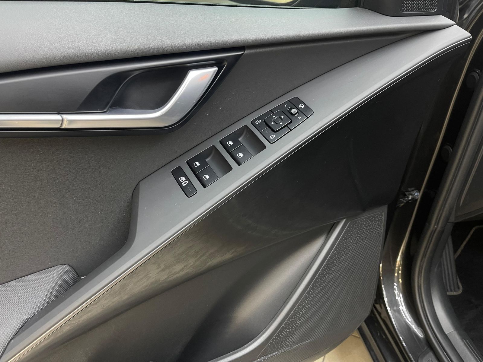 Fahrzeugabbildung Kia e-Niro Spirit LEDER+NAVI+LED+SHZ+H&K+KAM+ACC+WP+