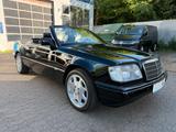 Mercedes-Benz E 200 Cabrio Sportline 2.Hand Scheckh. Oldtimer - gebrauchte Mercedes-Benz E 200 aus dem Jahr 1996