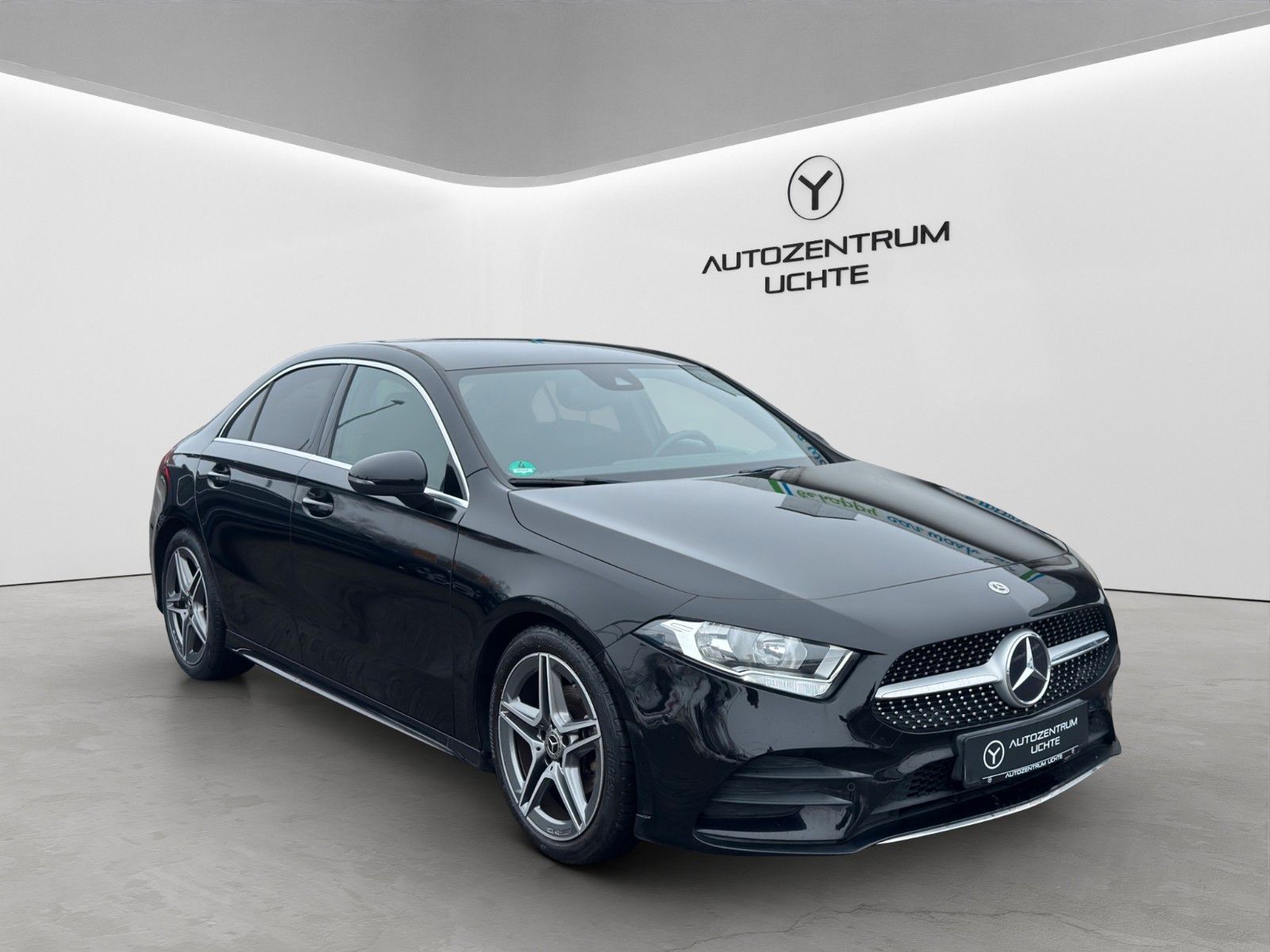 Mercedes-Benz A 180 A Limousine AMG KAMERA AMBIENTE SITZHEIZ
