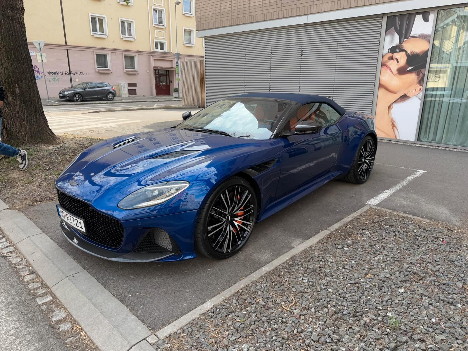 Aston Martin DBS 5.2 V12 Volante