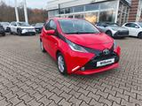 Toyota Aygo AYGO x-play touch - Toyota Aygo (X): Rot