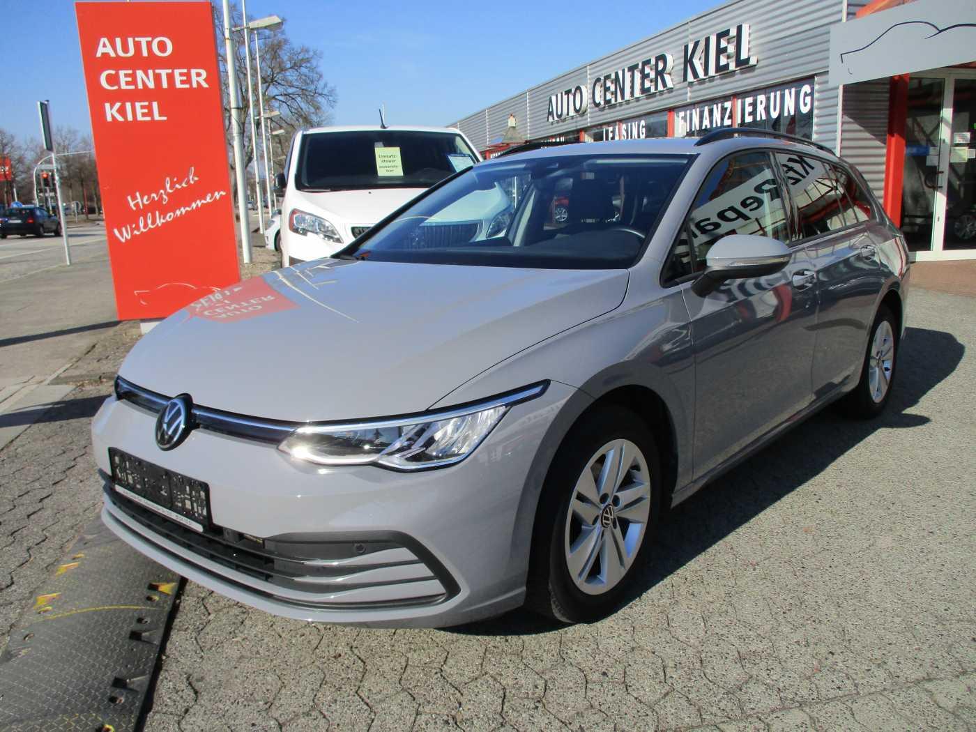 Volkswagen Golf VIII Variant 1.0 TSI OPF