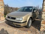 Volkswagen Golf 1.4 Klima Sitzheizung wenig Kilometer - Volkswagen Golf: Beige