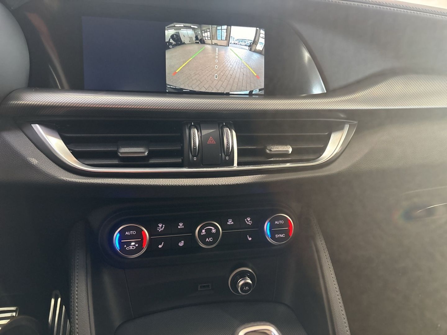 Alfa Romeo Stelvio - Bild 11