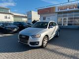 Audi Q3 2.0 TFSI quattro/Leder/AHK/PDC v+h/SHZ - silberne Audi Q3