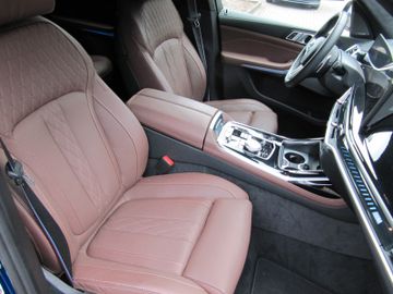 BMW X7 M60 - 11