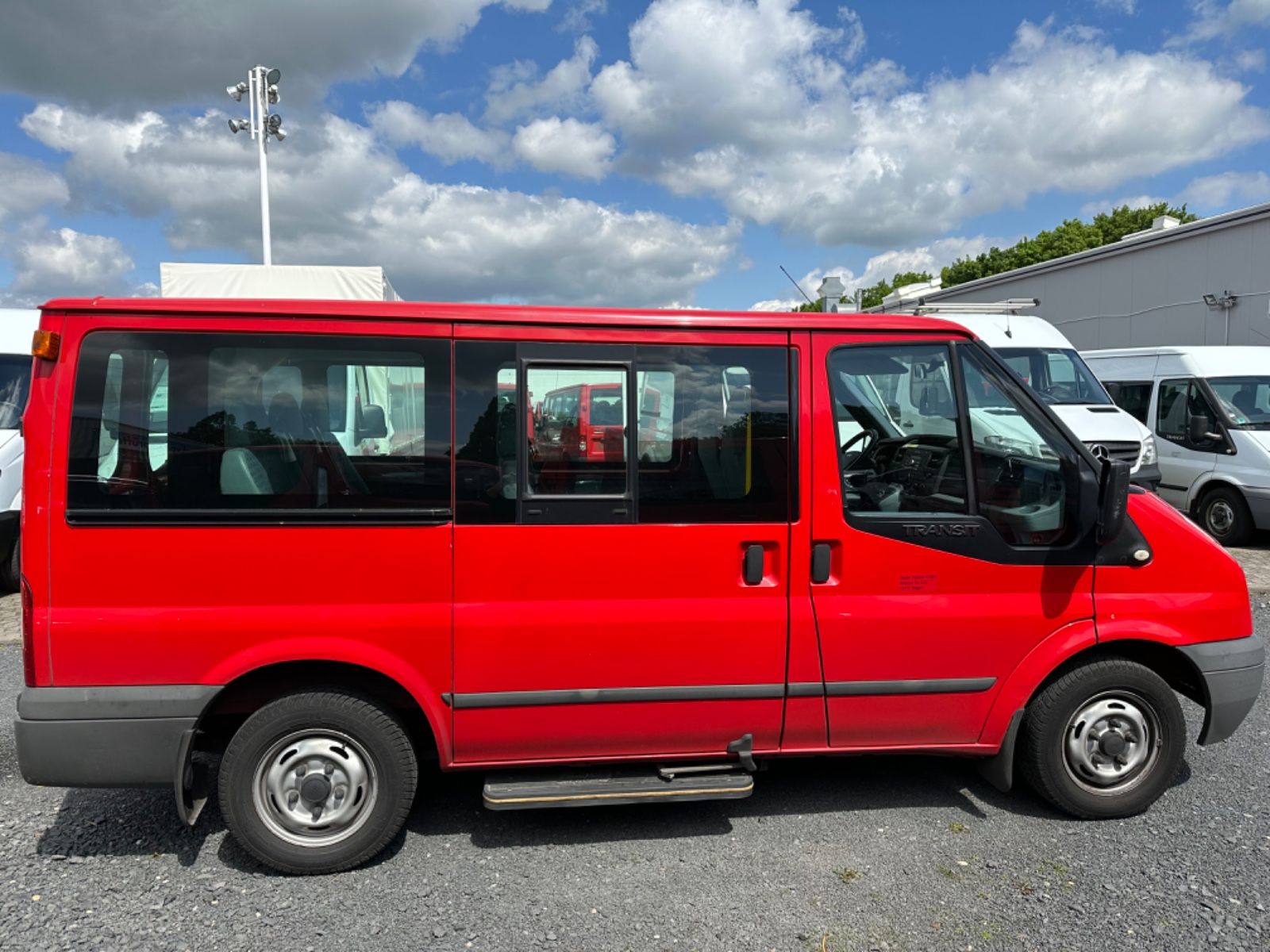 Fahrzeugabbildung Ford Transit Kombi FT 280 K*9 Sitzer*8038*
