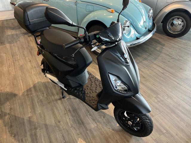 Piaggio 1 + E5 Neufahrzeug mit Topcase !!!