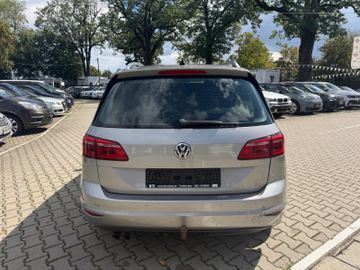 Volkswagen Golf - 6