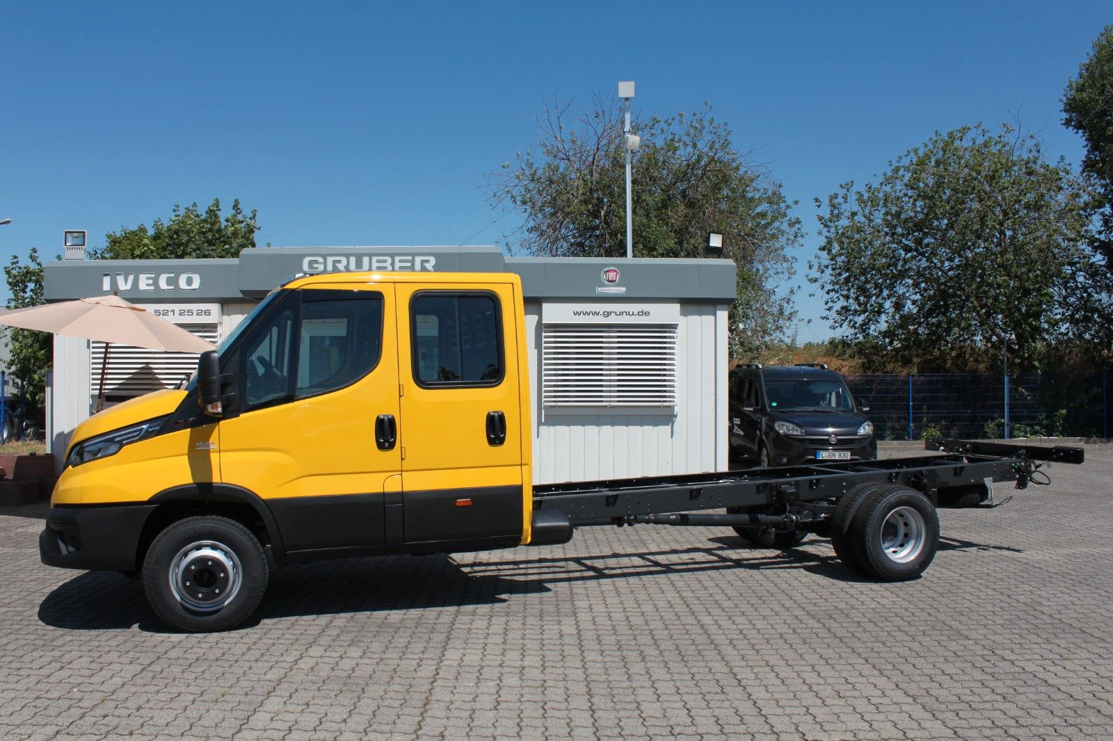 Fahrzeugabbildung Iveco Daily 70 C 18H D Fahrgestell mit Nebenabtrieb