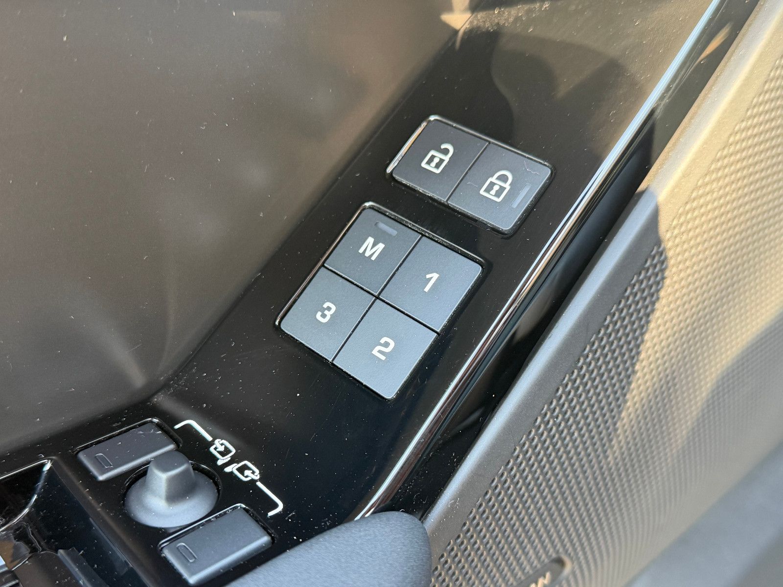 Fahrzeugabbildung Land Rover Range Rover Velar D300/R-DYNAMIC/MERIDIAN/PANO