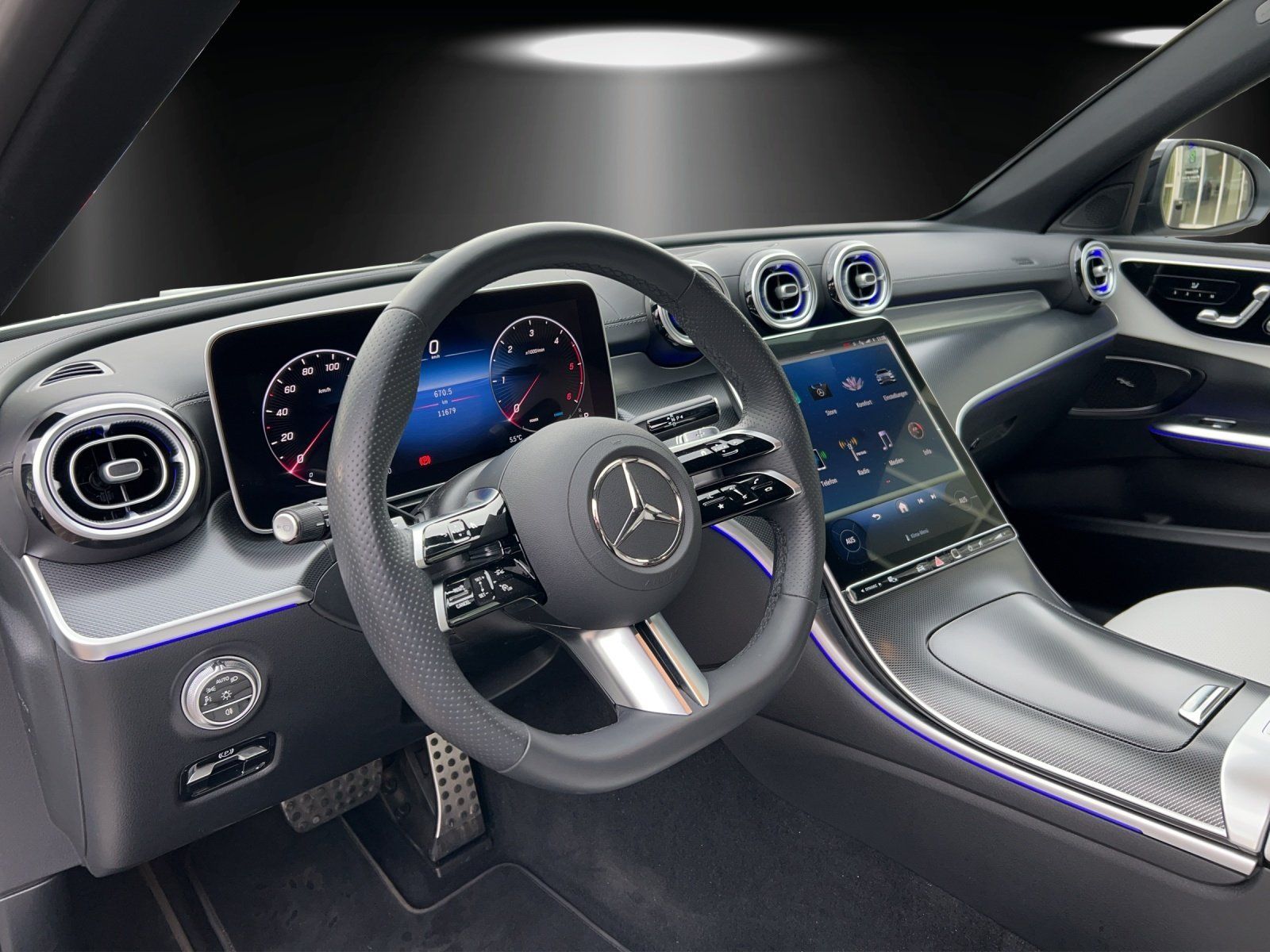 Fahrzeugabbildung Mercedes-Benz C 220 d T AMG AHK Night DISTRO 360° Memory 19"