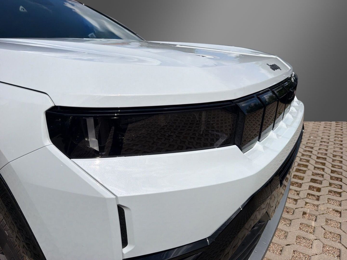 Fahrzeugabbildung Jeep Compass MY26 FIRST EDITION E-HYBRID PANO VOLL