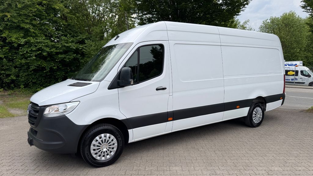 Image of Mercedes-Benz Sprinter