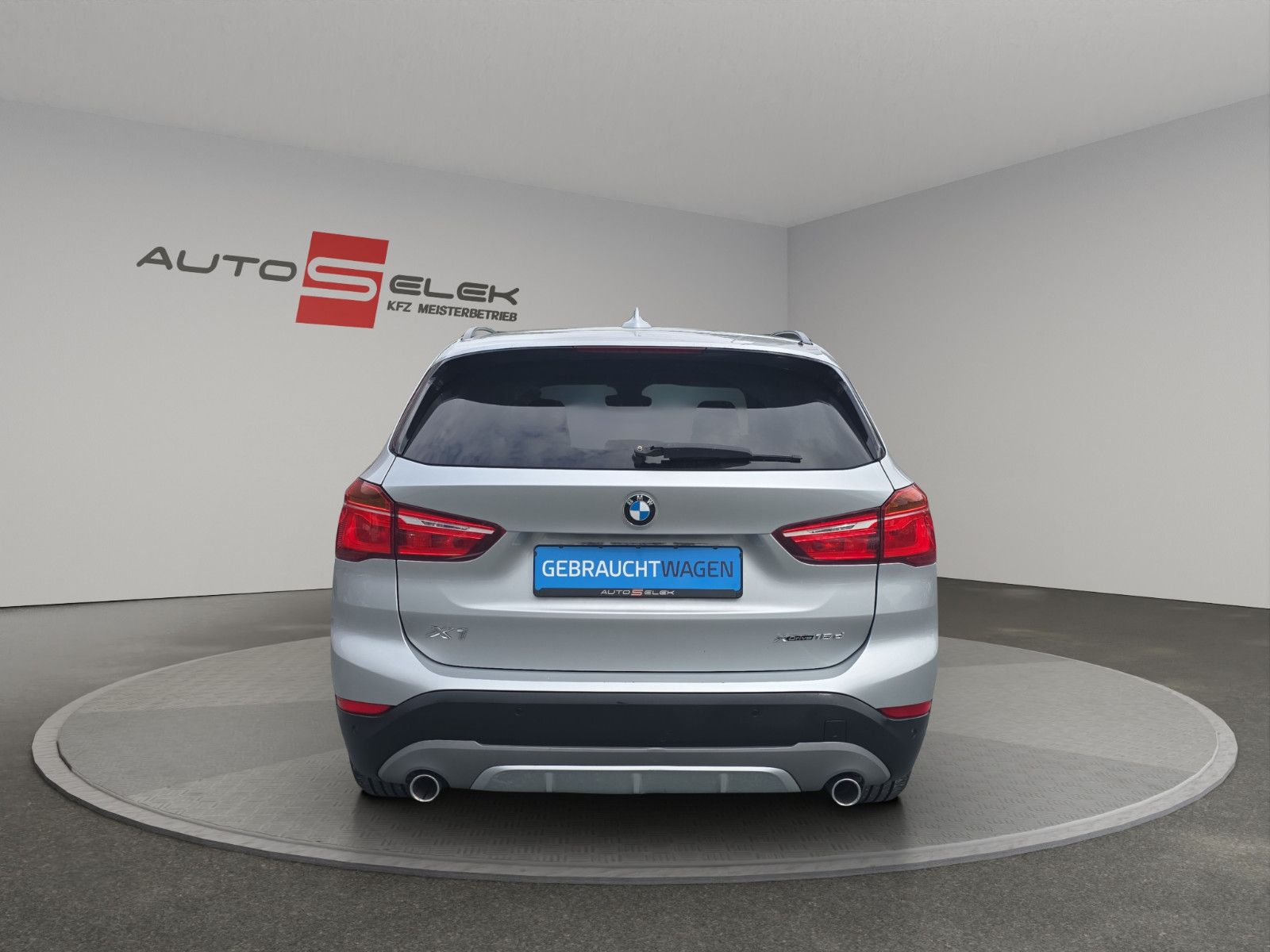 Fahrzeugabbildung BMW X1 xDrive 18 d Sport Line Advantage Parkassiste