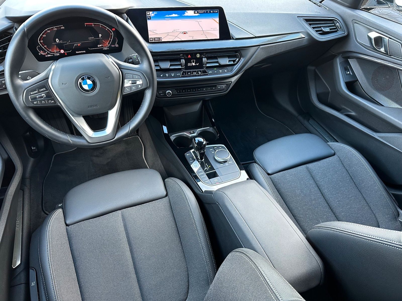 Fahrzeugabbildung BMW 118i Aut. Sport Line NAV+LED+SHZ+PDC+17ZOLL