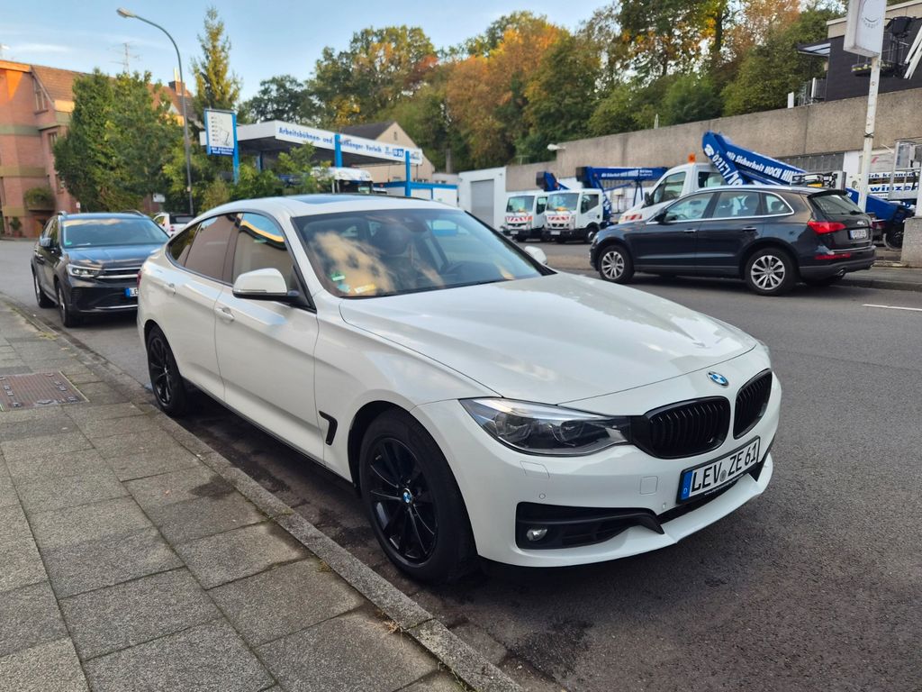 Image of BMW 330 Gran Turismo