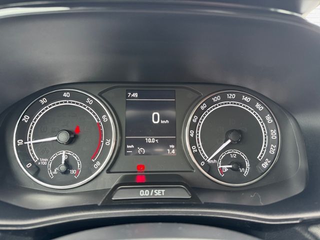 Fahrzeugabbildung SKODA Fabia Ambition 1.0 MPI 80 PS 5-Gang LED SHZG AC