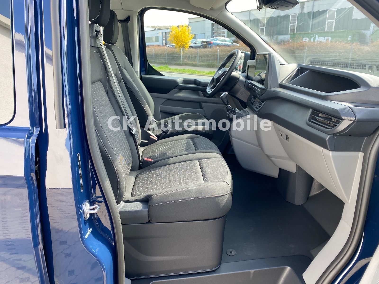 Fahrzeugabbildung Ford Transit Custom Kombi 2.0 Trend/9Sitze/Kamera