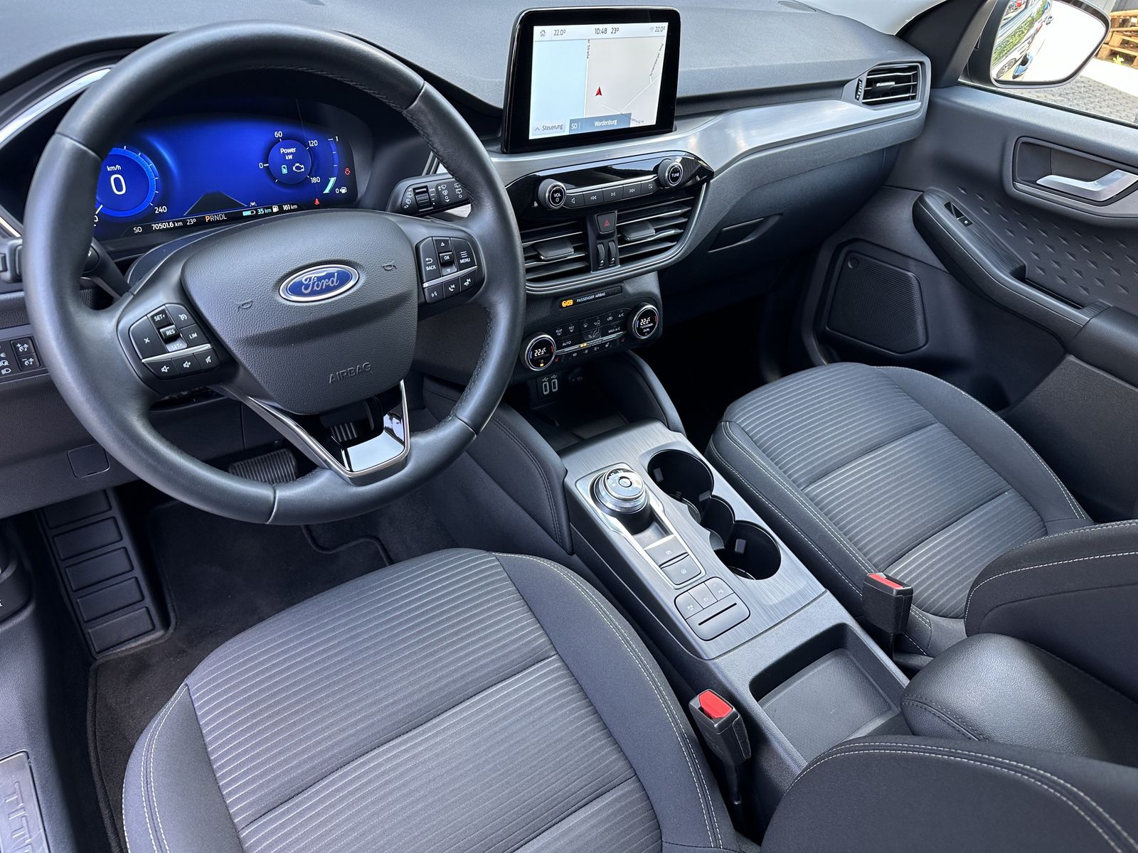 Fahrzeugabbildung Ford Kuga 2.5 Plug-In Hybrid Titanium NAV+KAM+CARPLAY