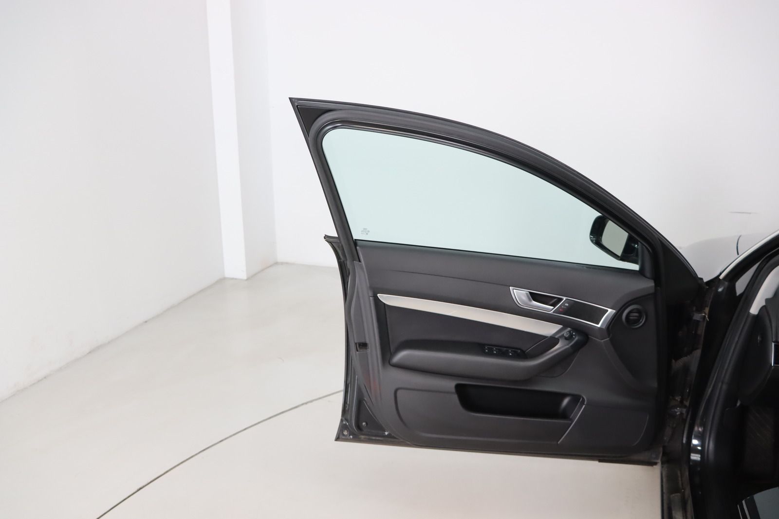 Fahrzeugabbildung Audi A6 2.0 TDI multitronic Avant * Xenon * AHK * PDC