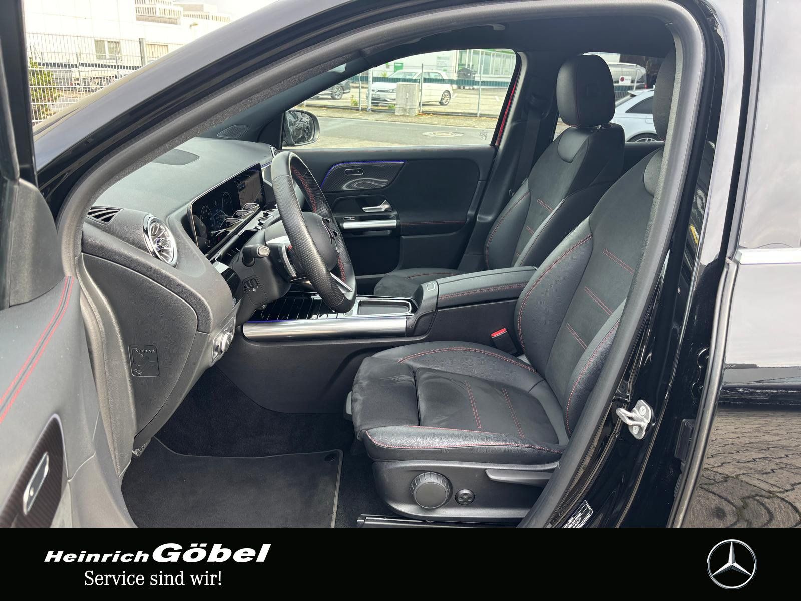 Fahrzeugabbildung Mercedes-Benz GLA 200 AMG*KAMERA*MULTIBEAM-LED*AMBIENTEBELEUT*