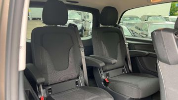 Mercedes V 220 - 10