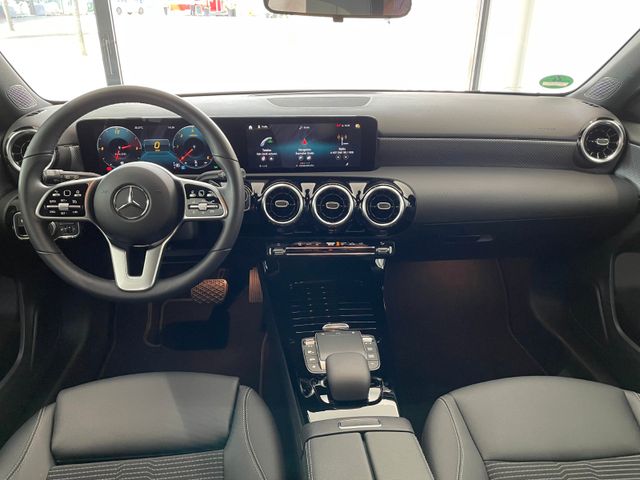 Fahrzeugabbildung Mercedes-Benz A 180 d Progressive AHK/DAB/MBUX/Klima/Shzg