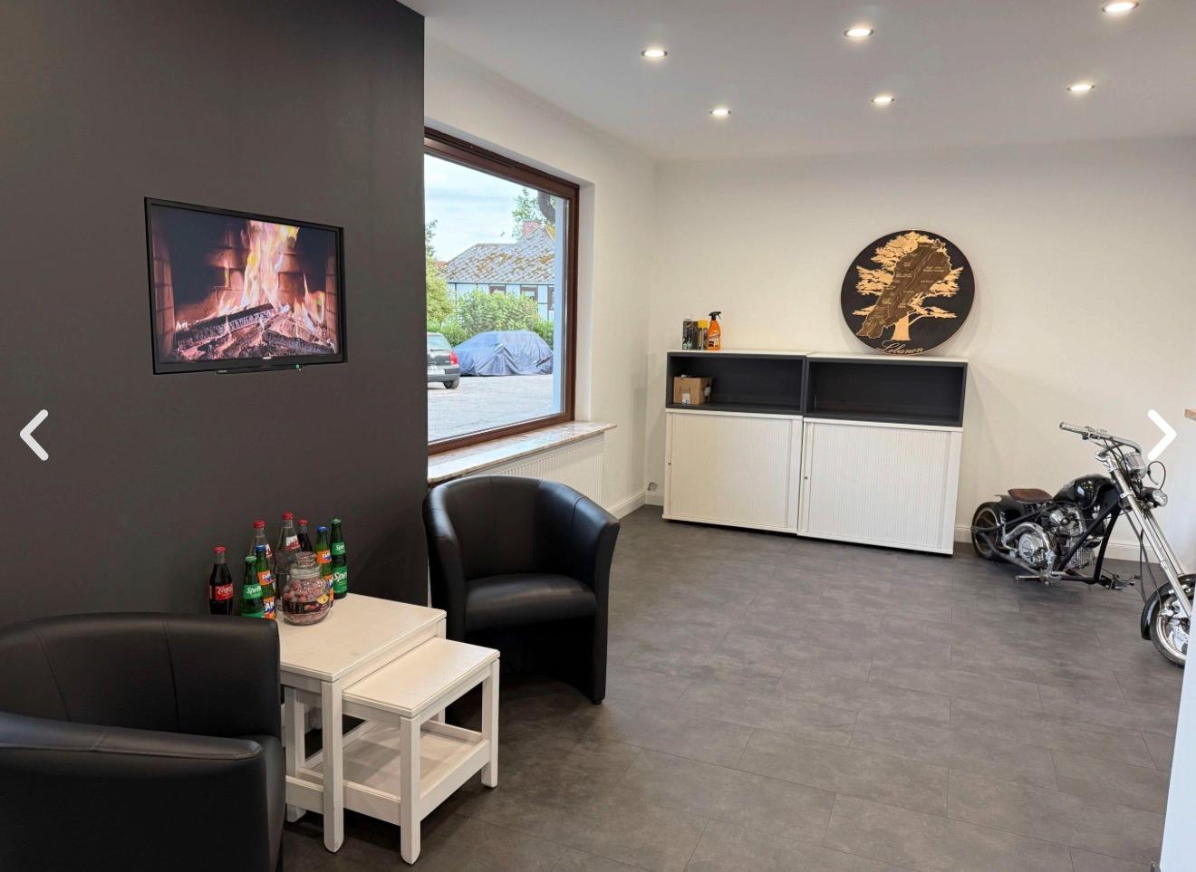 showroom-image-bottom