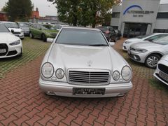 MERCEDES-BENZ E 240 AVANTGARDE *AHK+KLIMA+TEMPO**AUTOMATIK Bild 4