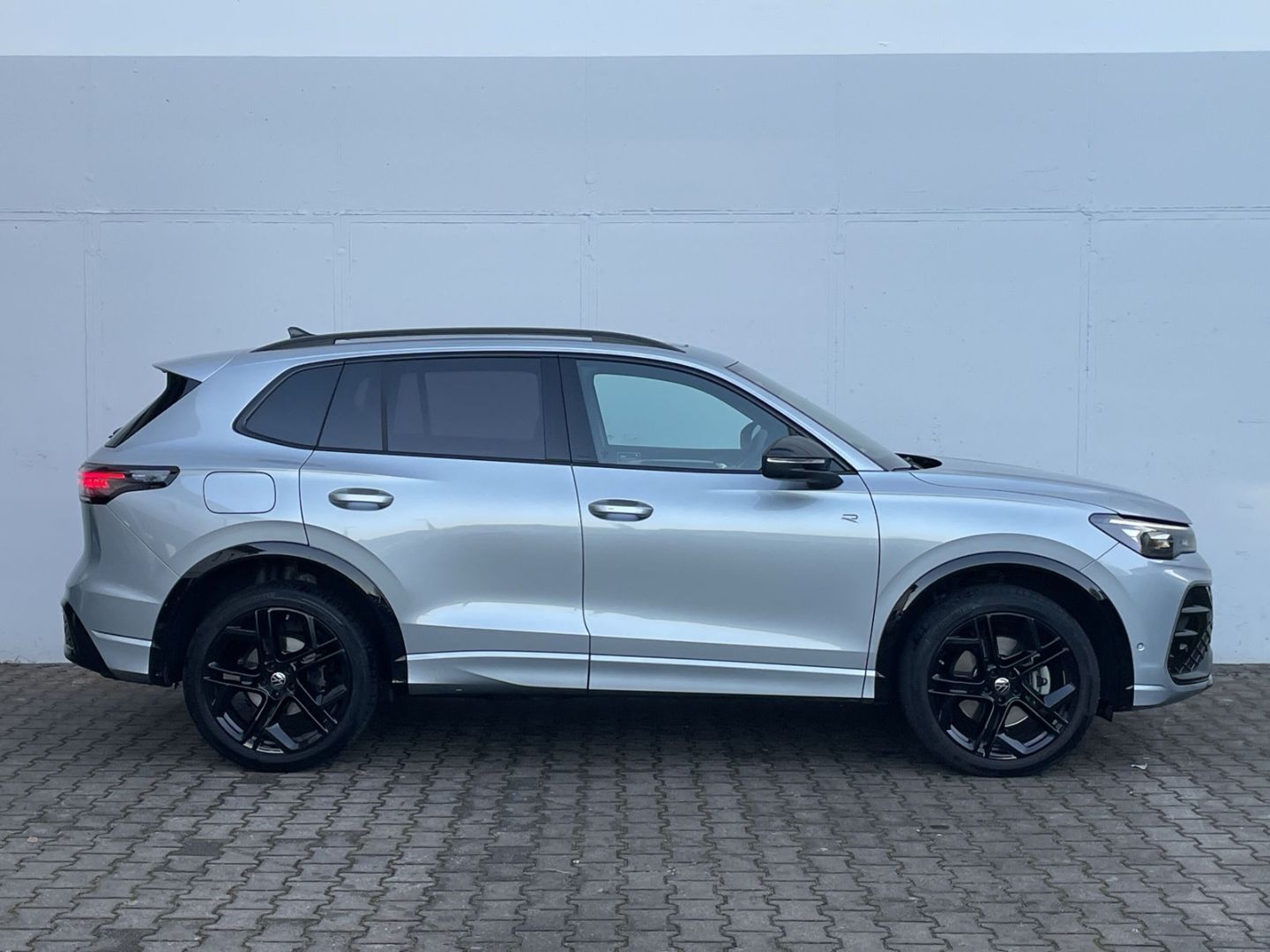 Tiguan 2.0 TDI 4M R-Line Standhzg/AHK/HUD/360°Ka