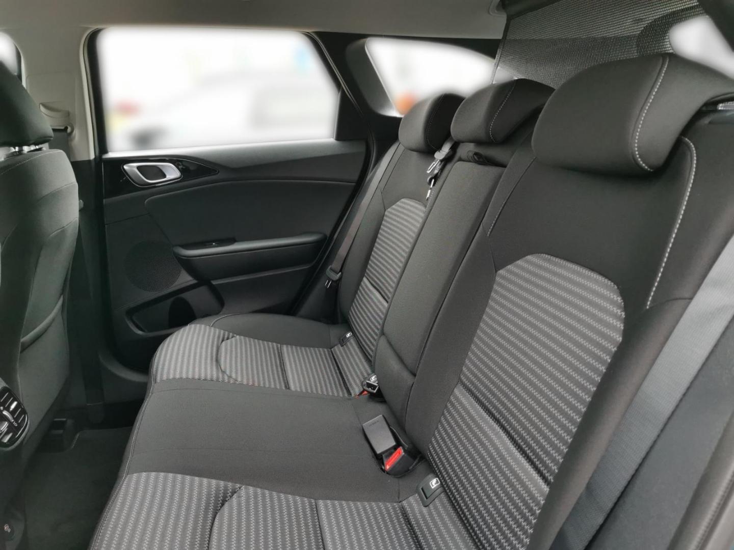 Kia Ceed_sw Spirit 1.6 CRDi Tech ACC Kamera JBL Navi