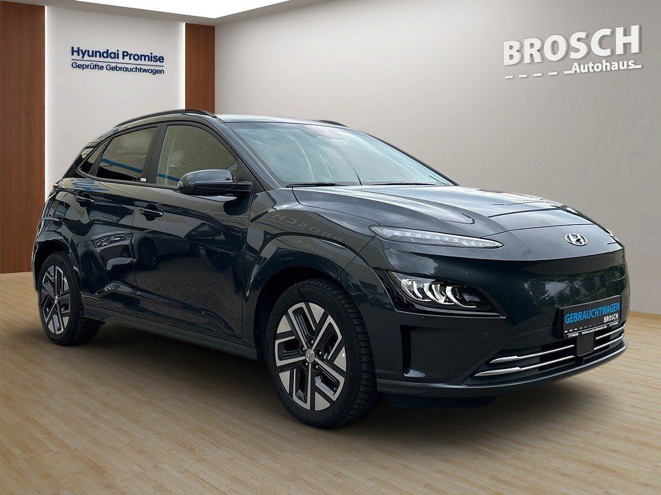 Fahrzeugabbildung Hyundai KONA EV 64kWh PLUS-P AVILOO-97,4%-SOH 484KM-RW++