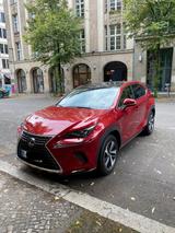 Lexus NX 300h E-FOUR Luxury * Panorama * M. Levinson - Lexus mit Hybrid-Antrieb: Allradantrieb