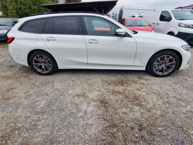 BMW 330 Baureihe 3 Touring 330 d xDrive Sport Line