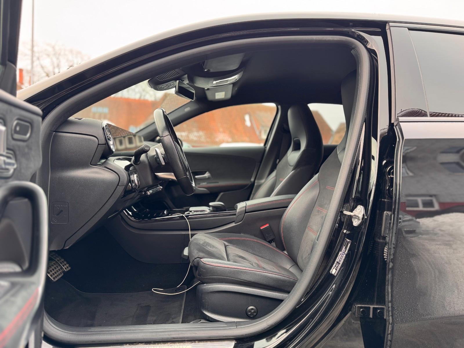 Mercedes-Benz A250e AMG /360°/MBUX/NIGHT/WIDE/CARPLAY