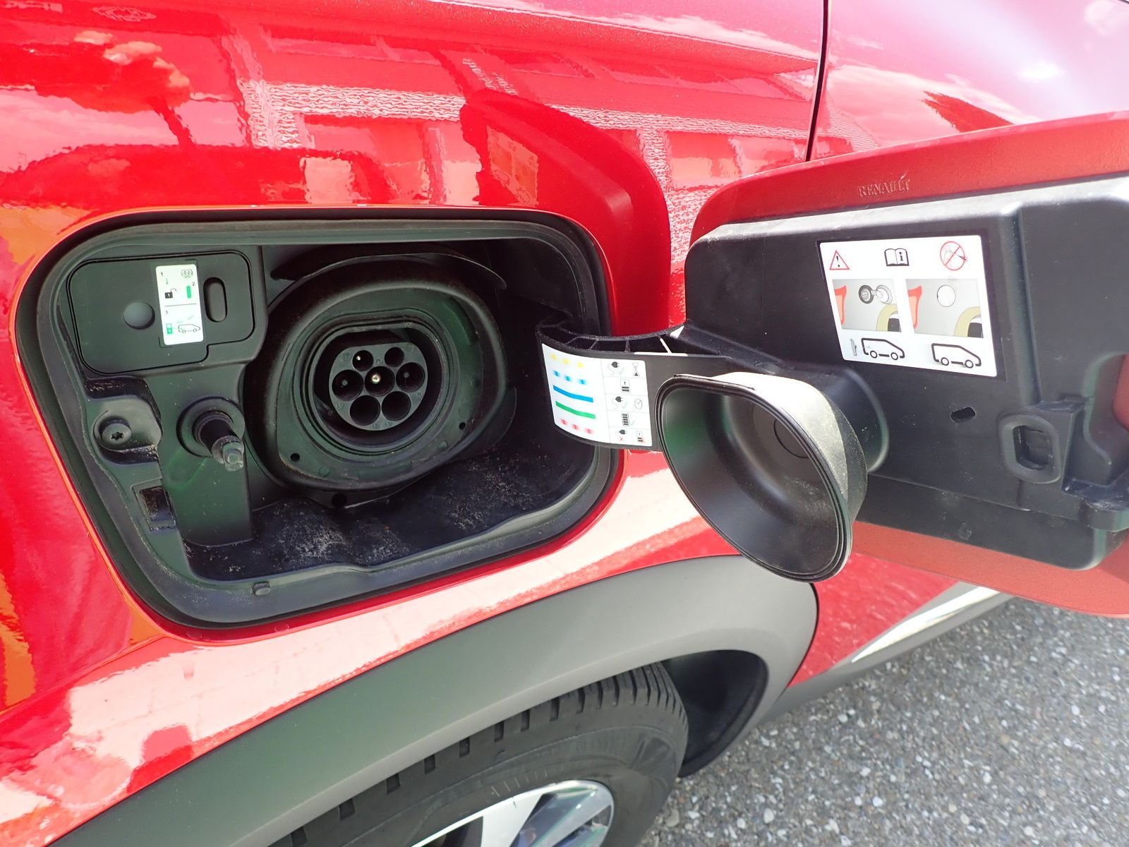 Fahrzeugabbildung Renault Captur Intens E-TECH 160 PlugIn