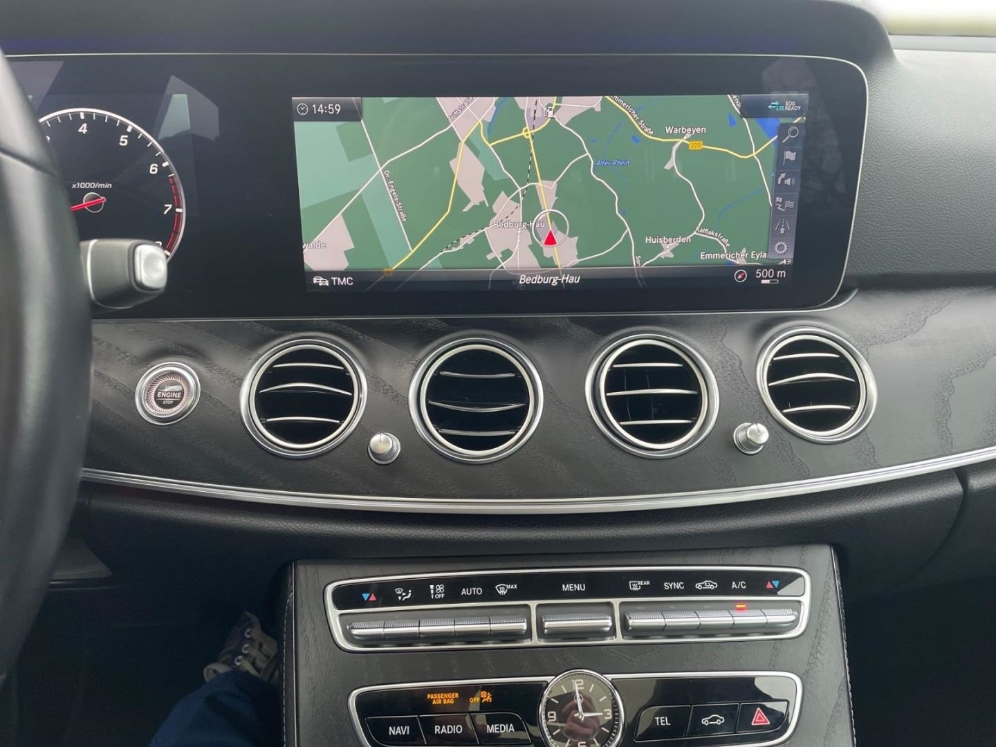 Fahrzeugabbildung Mercedes-Benz E 450 T-Modell 4Matic E-Klasse Avantgarde AHK