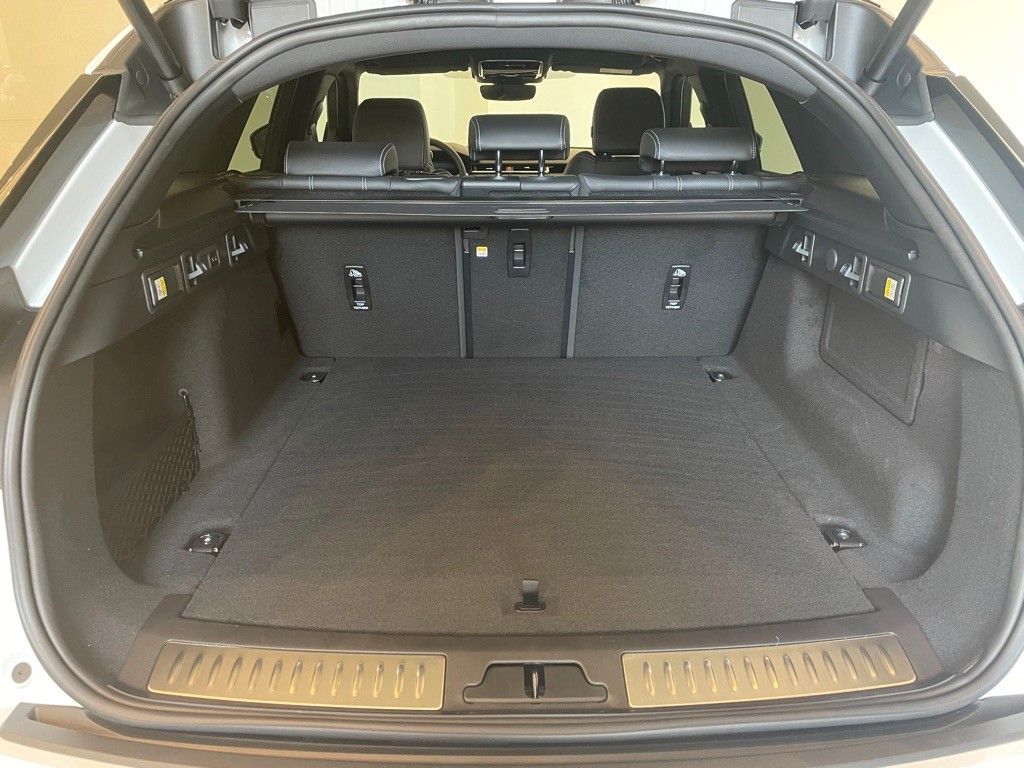 Fahrzeugabbildung Land Rover Range Rover Velar D200 R-Dynamic SE mit AHK