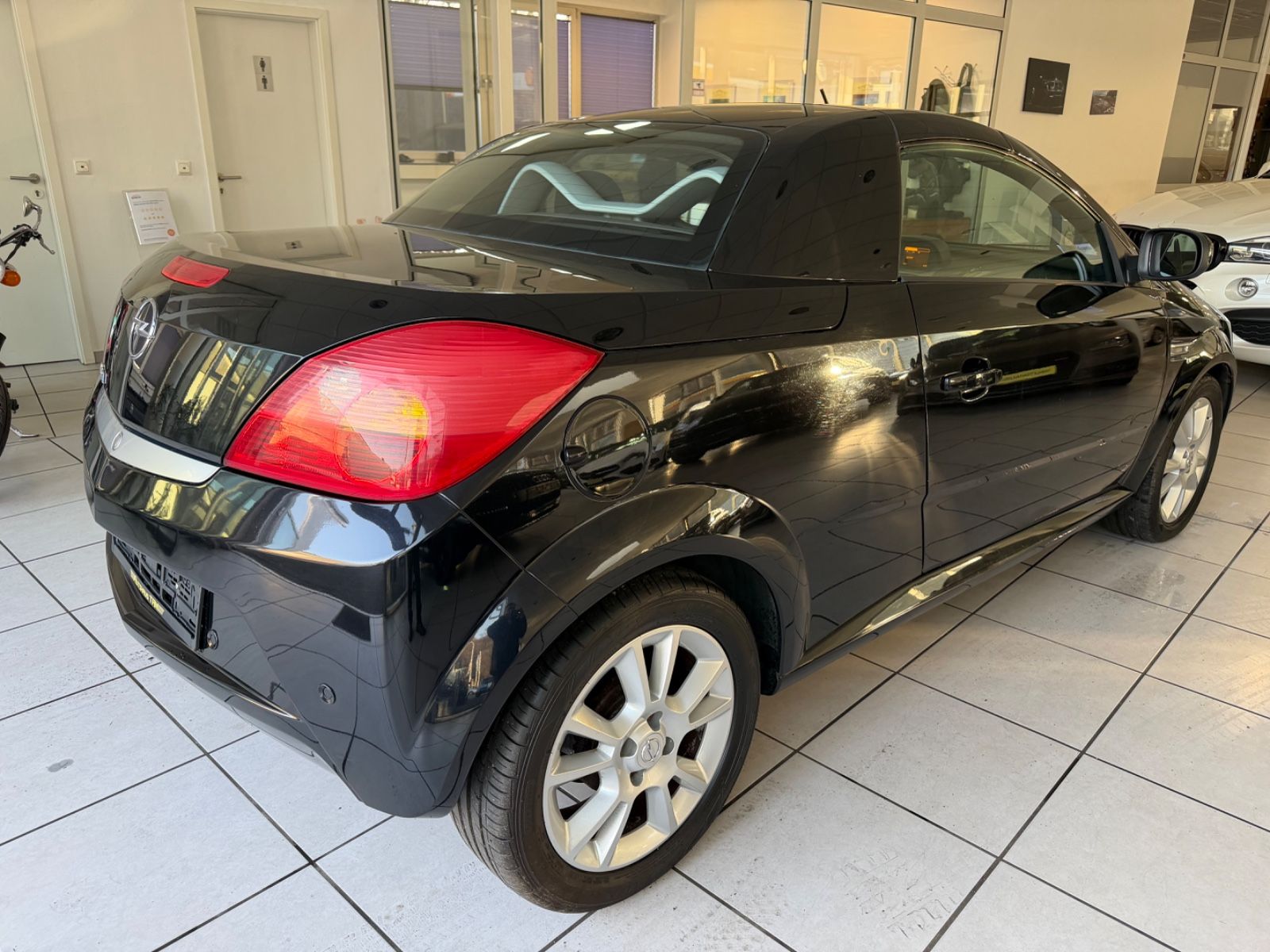 Fahrzeugabbildung Opel Tigra Twin Top Basis