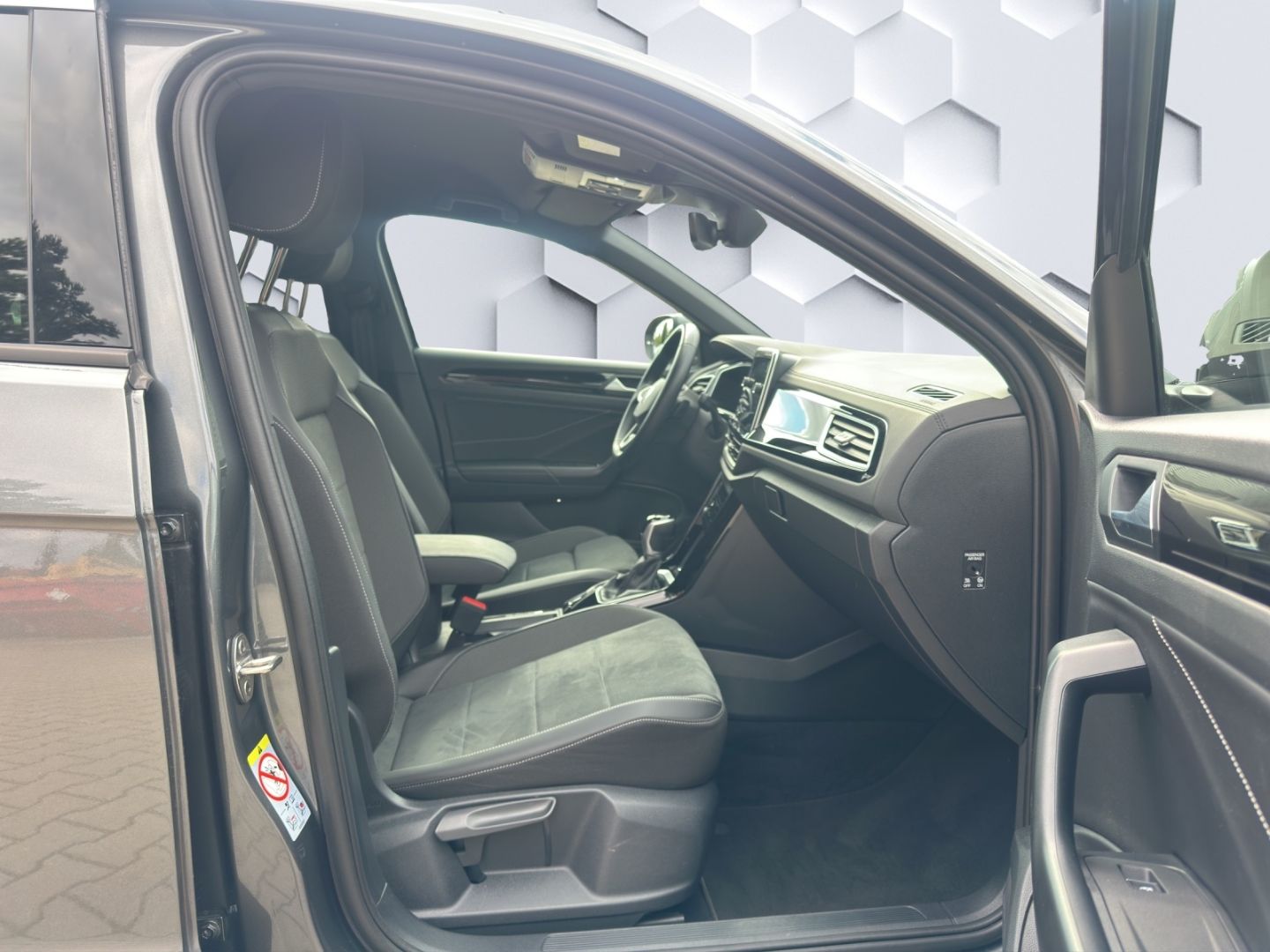 T-Roc 1.5 TSI R-Line OPF DSG 110kW AHZV LED Sitz